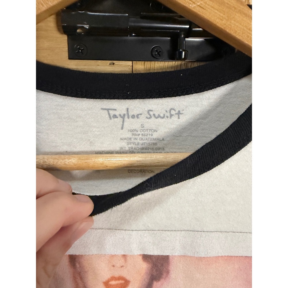 Taylor Swift 1989 World Tour Ringer T-Shirt White Black Graphic Tee Small 014 - Picture 2 of 5